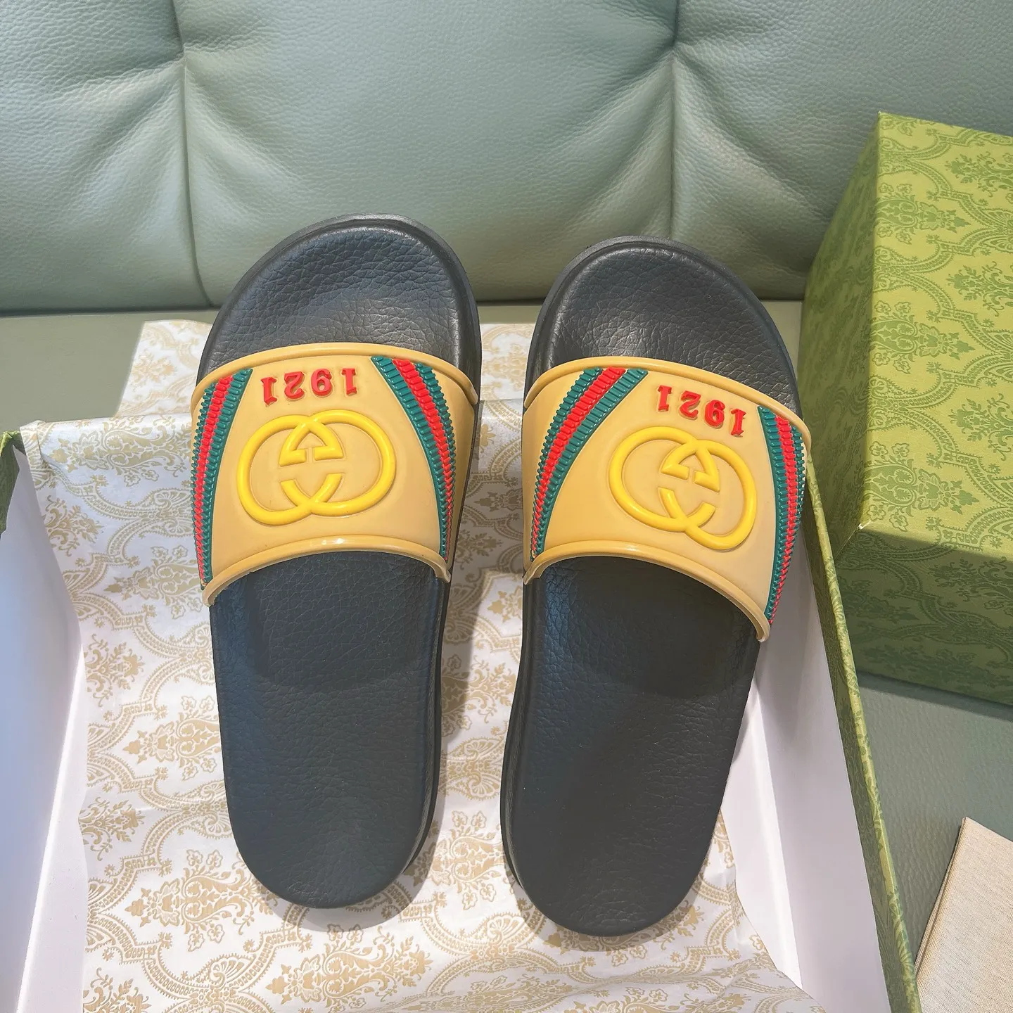 Men's Men's Shoes 130🐮🐮Gucci Gucci Slippers Gucci 2024 latest beach sandals slippers Original molding double G LOGO Original molding consistent Outsole: Men's Men's Shoes u double-layer outsole Size: 35-46